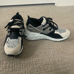 Steve Madden Cliff Sneakers in Silver Glitter